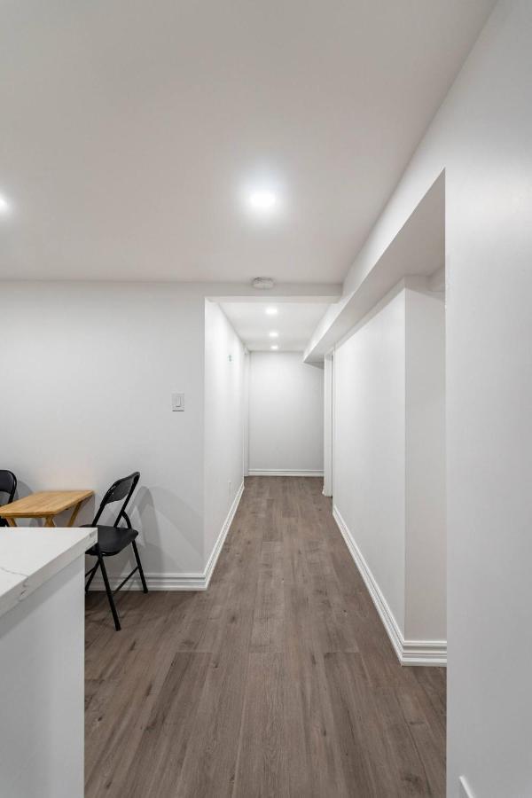 Simple & Tidy Private Rooms Toronto Exterior foto