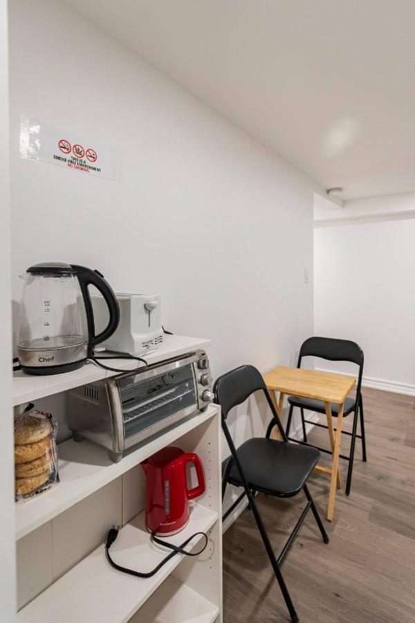 Simple & Tidy Private Rooms Toronto Exterior foto